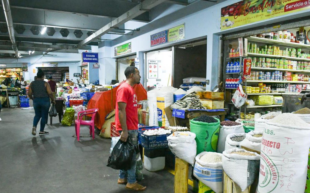 Amas de casa reclaman medidas ante alza del costo de la canasta básica